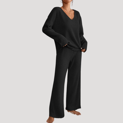 Gebreide set met V-hals en wijde broek