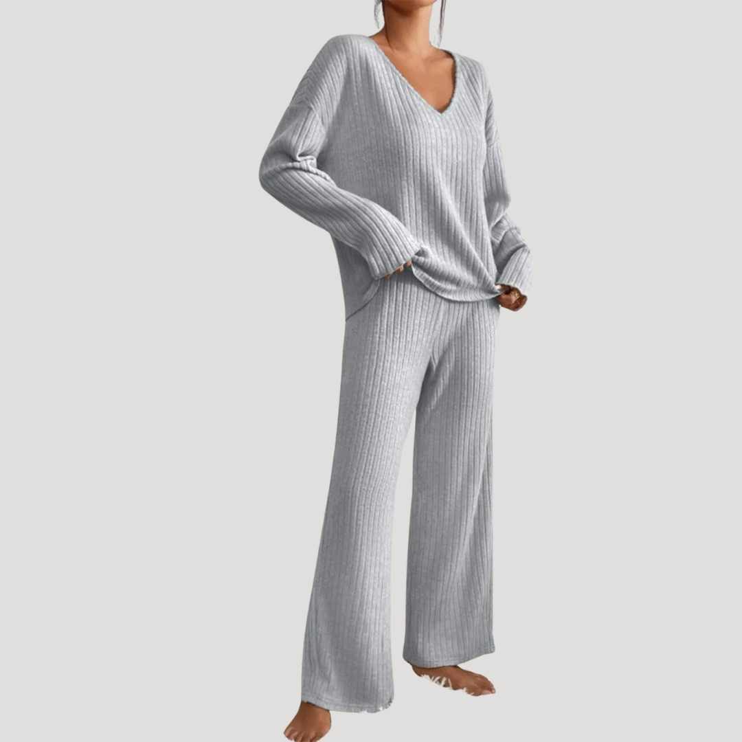 Gebreide set met V-hals en wijde broek