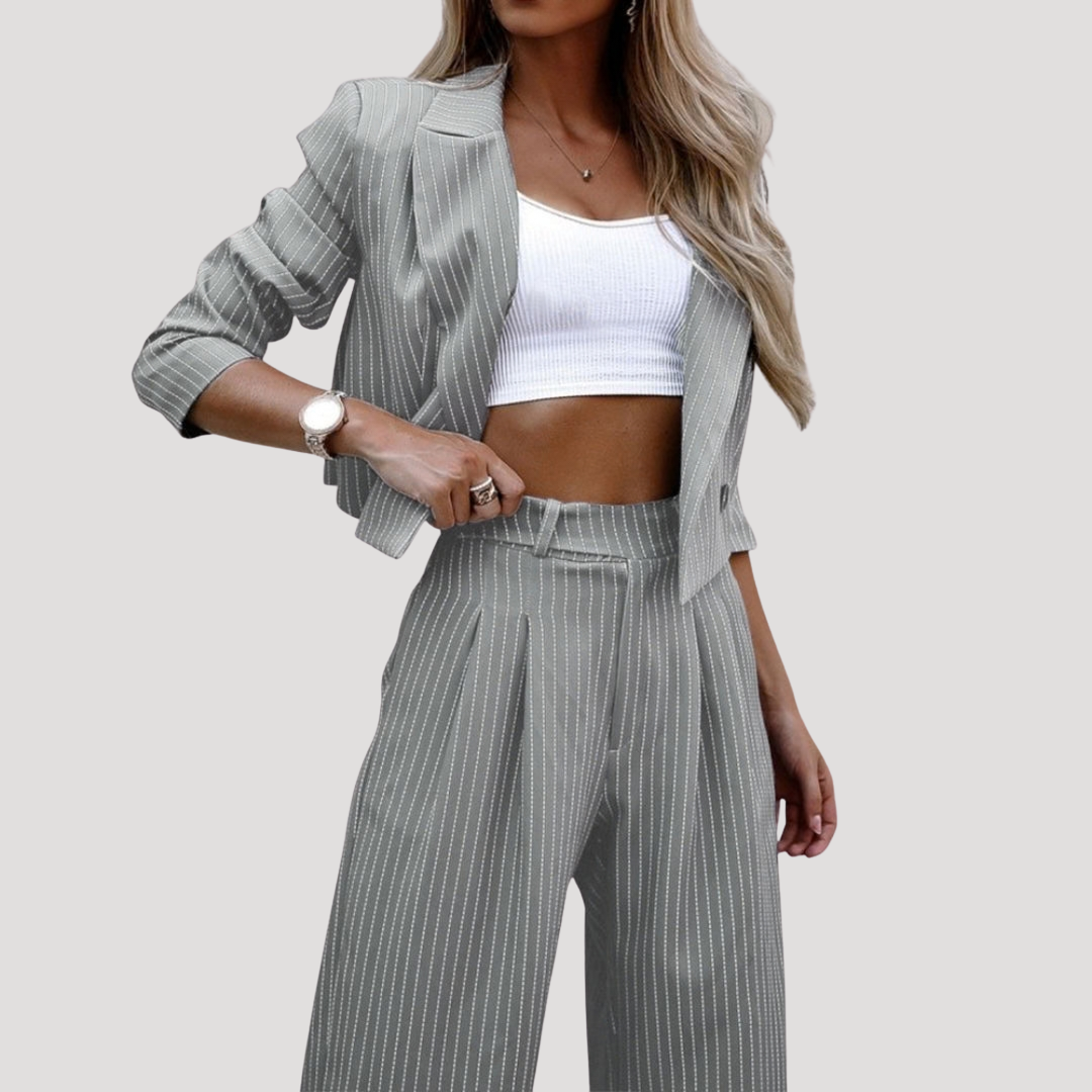 Gestreepte set met korte jas en wijde broek