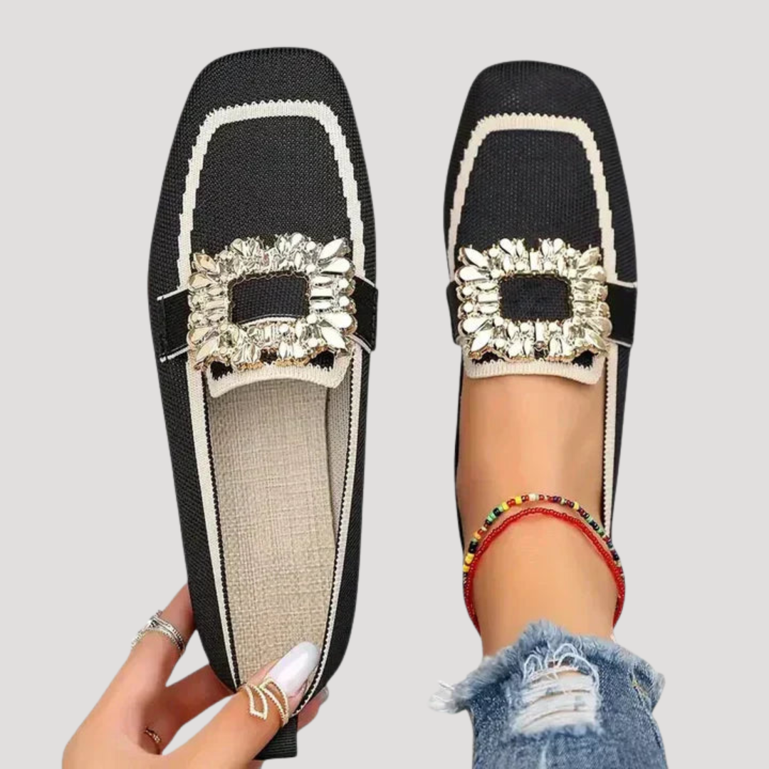 Elegante ballerina's met sierlijke gesp