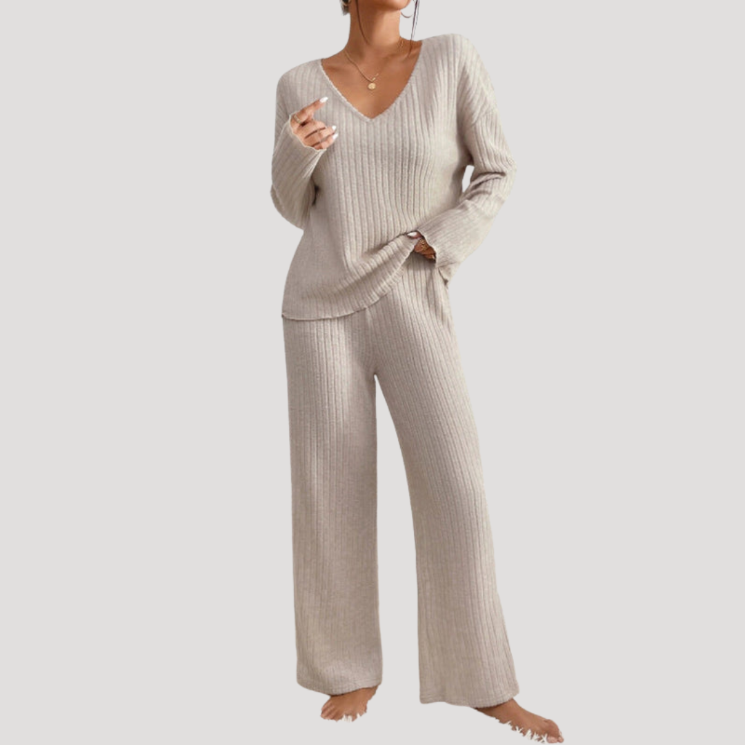 Gebreide set met V-hals en wijde broek