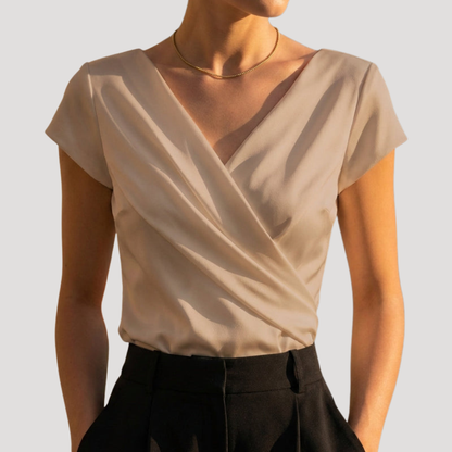Soepel vallende blouse met V-hals en korte mouwen