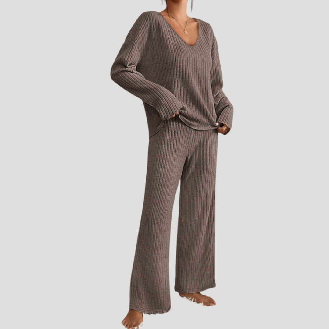Gebreide set met V-hals en wijde broek
