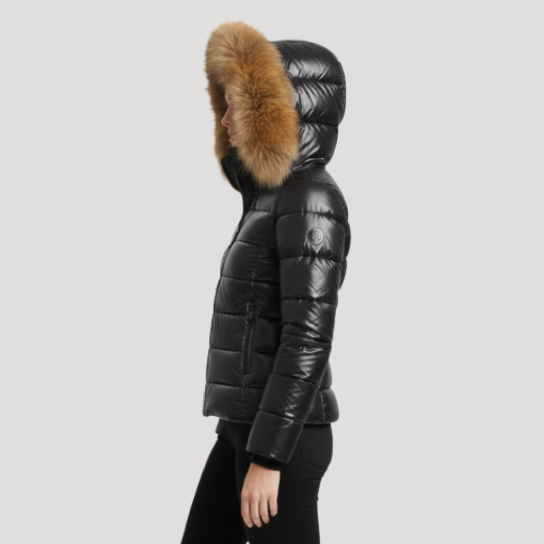 Glanzende jas met capuchon en imitatiebontrand