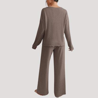 Gebreide set met V-hals en wijde broek