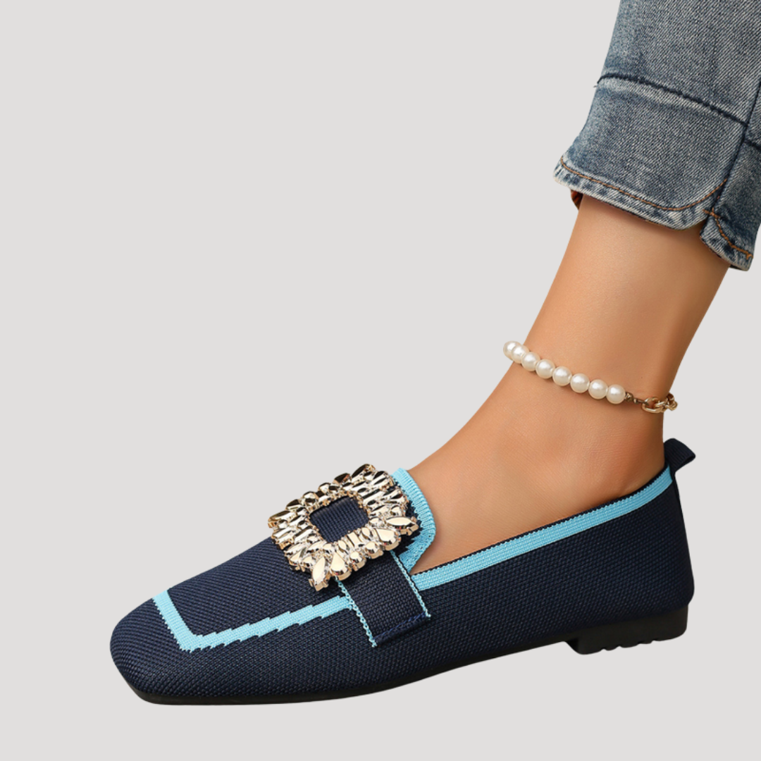 Elegante ballerina's met sierlijke gesp