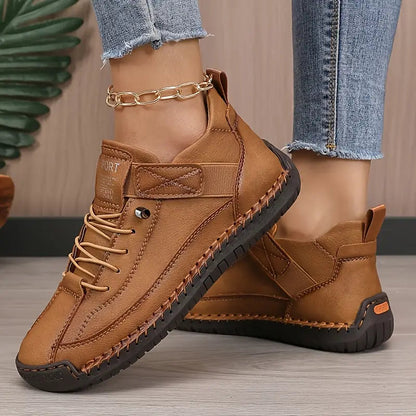 Sneakers met elastische band en klittenbandsluiting